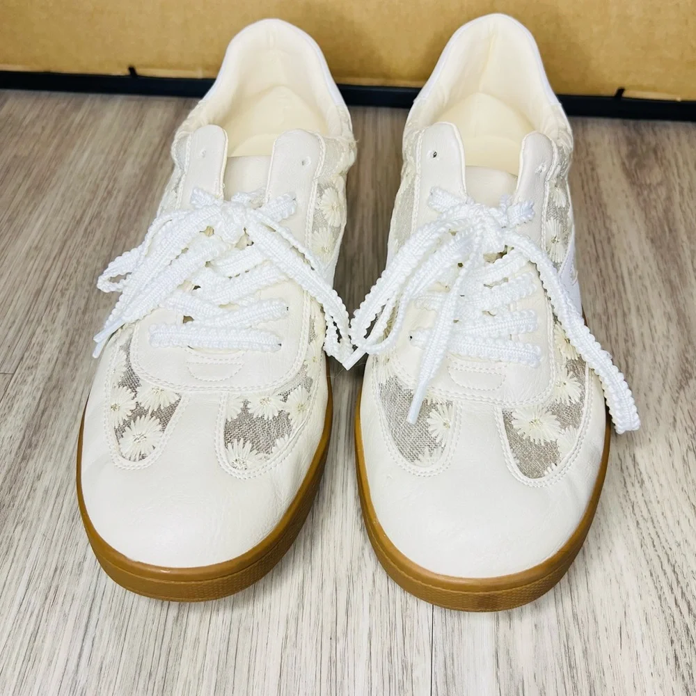 DV By Dolce Vita Voyage Ivory Lace Lace-Up Sneakers Sz 10